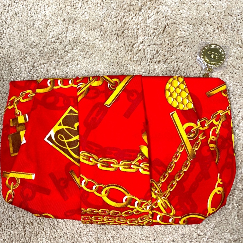 New Estée Lauder makeup bag